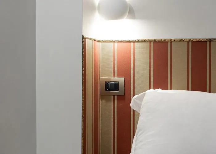 Dimora Cardinal Moroni 4* Рим